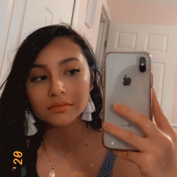 Meet your Posher, Cristal - Picture 1 of 1